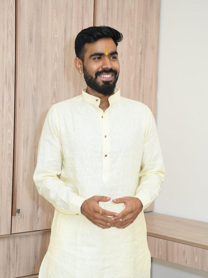CA Pranav Golechha, teacher of the CBSE Class 11 Commerce batch